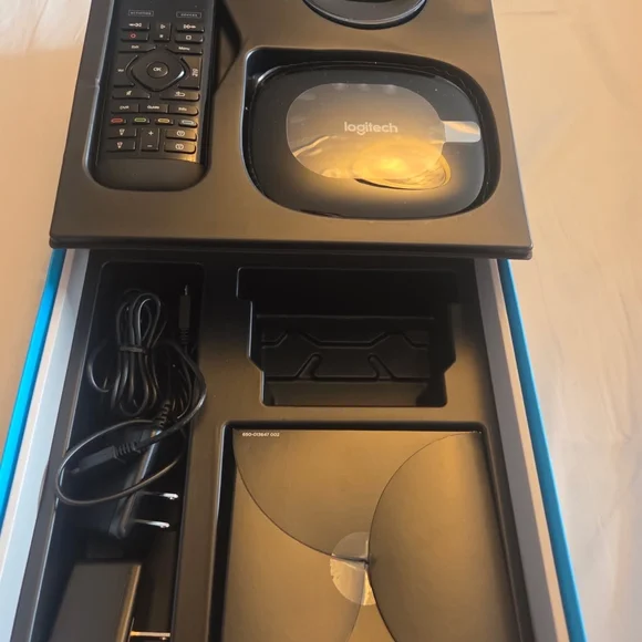 Logitech Black Smart Remote System - Picture 3 of 6